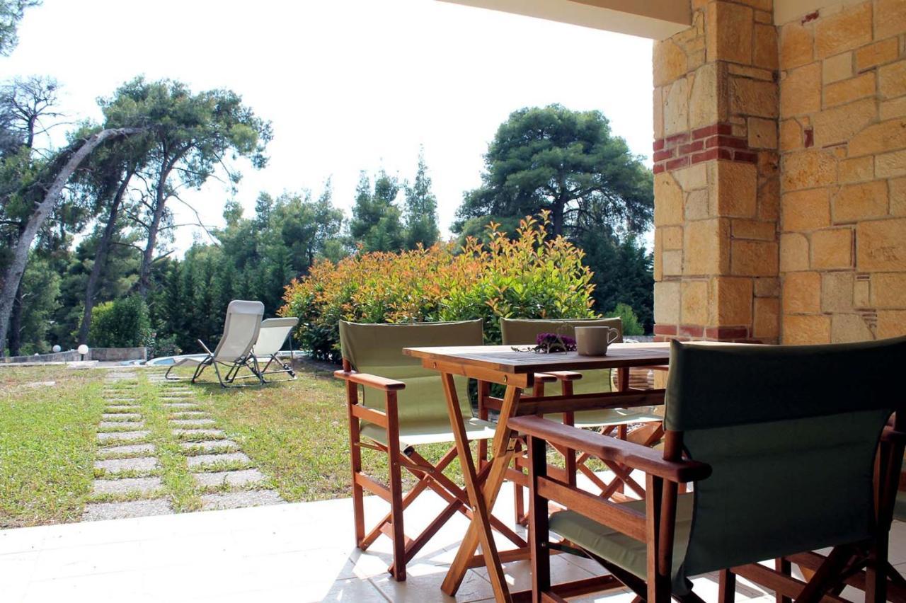 4 Bedroom Villa With Pool And Garden Néa Fókaia Exterior foto